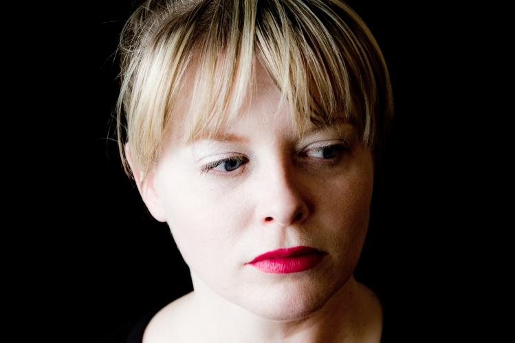 Laura Pedersen, makeup artist